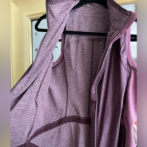 Lululemon Rebel Runner Vest - Picture 7 of 10